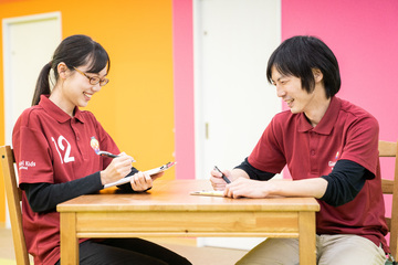 多様な経験を持つスタッフが丁寧に指導